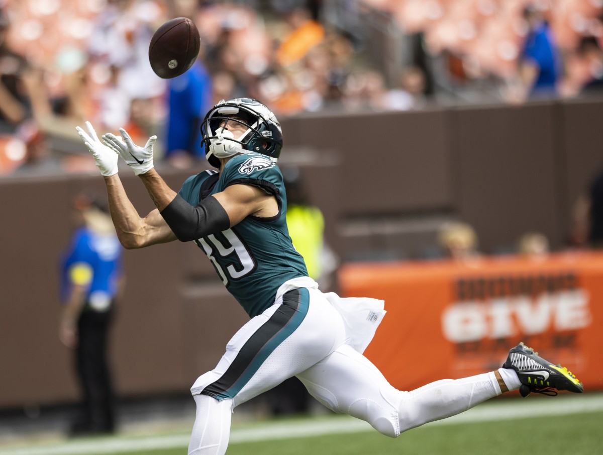Devon Allen hauls in a 55-yard TD catch that stood up as the game-winner in the Eagles' 21-20 victory over the Browns in the preseason